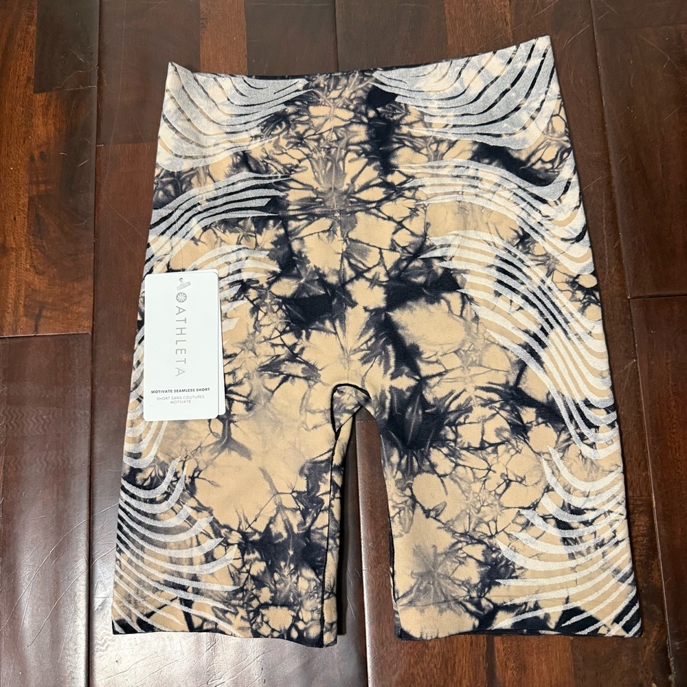 New Athleta Motivate Seamless Biker 8" Shorts Navy Cream Tie Dye Women’s Small